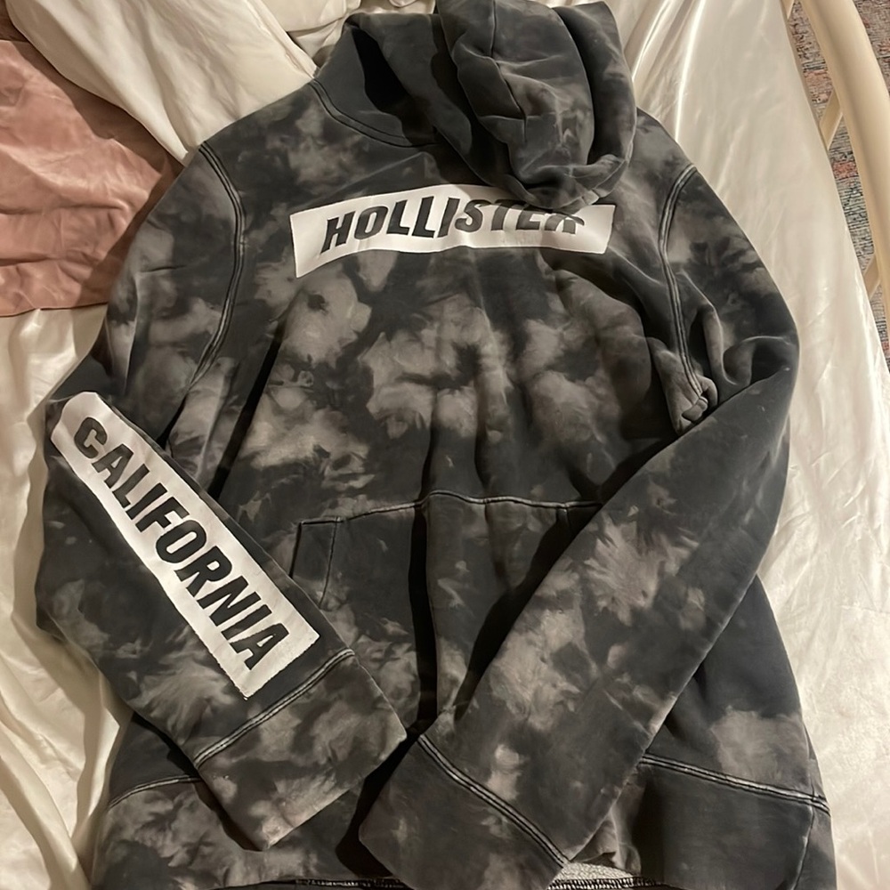 Hollister California Hoodie. So comfy and the perfect hoodie.